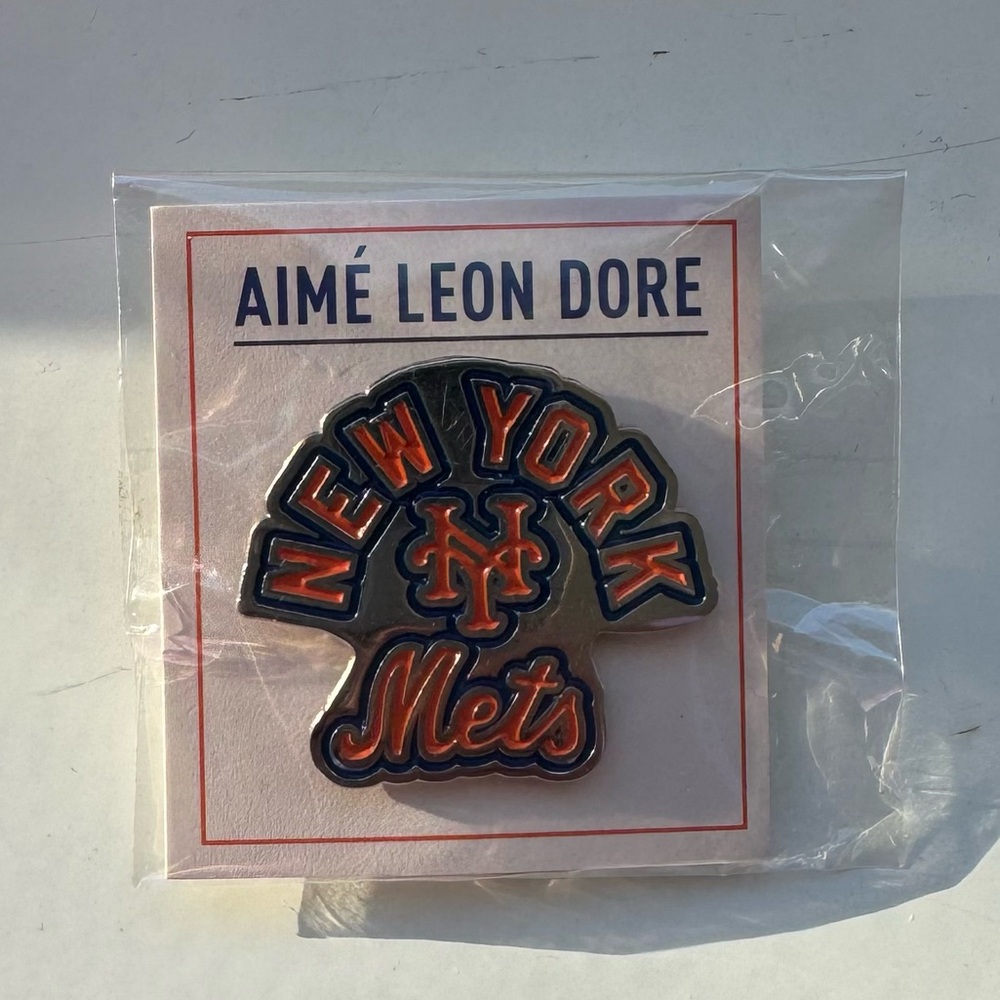 Exclusive New York Mets enamel pin